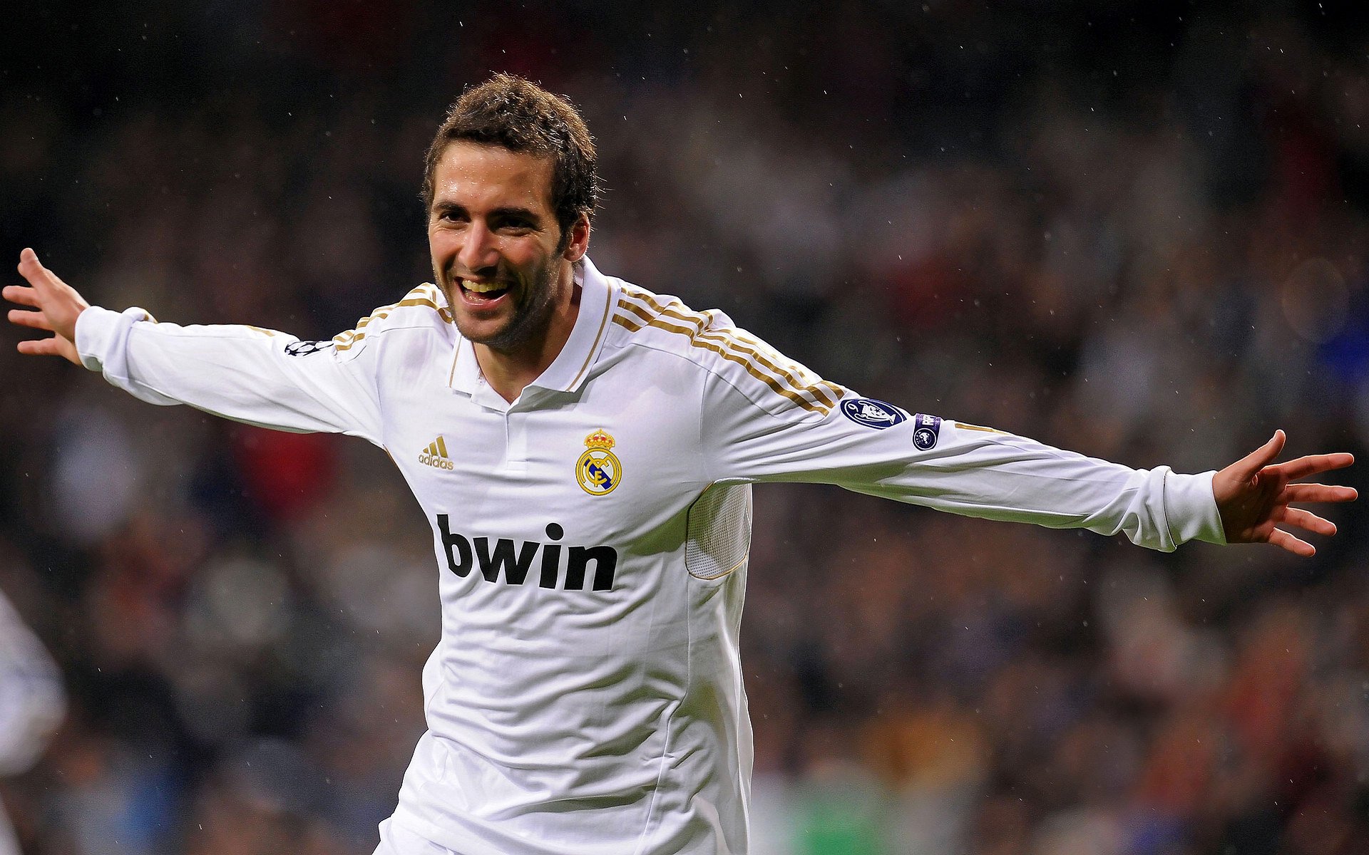 世界足球年鉴发布,盘点年度精彩时刻,世界足坛经典比赛