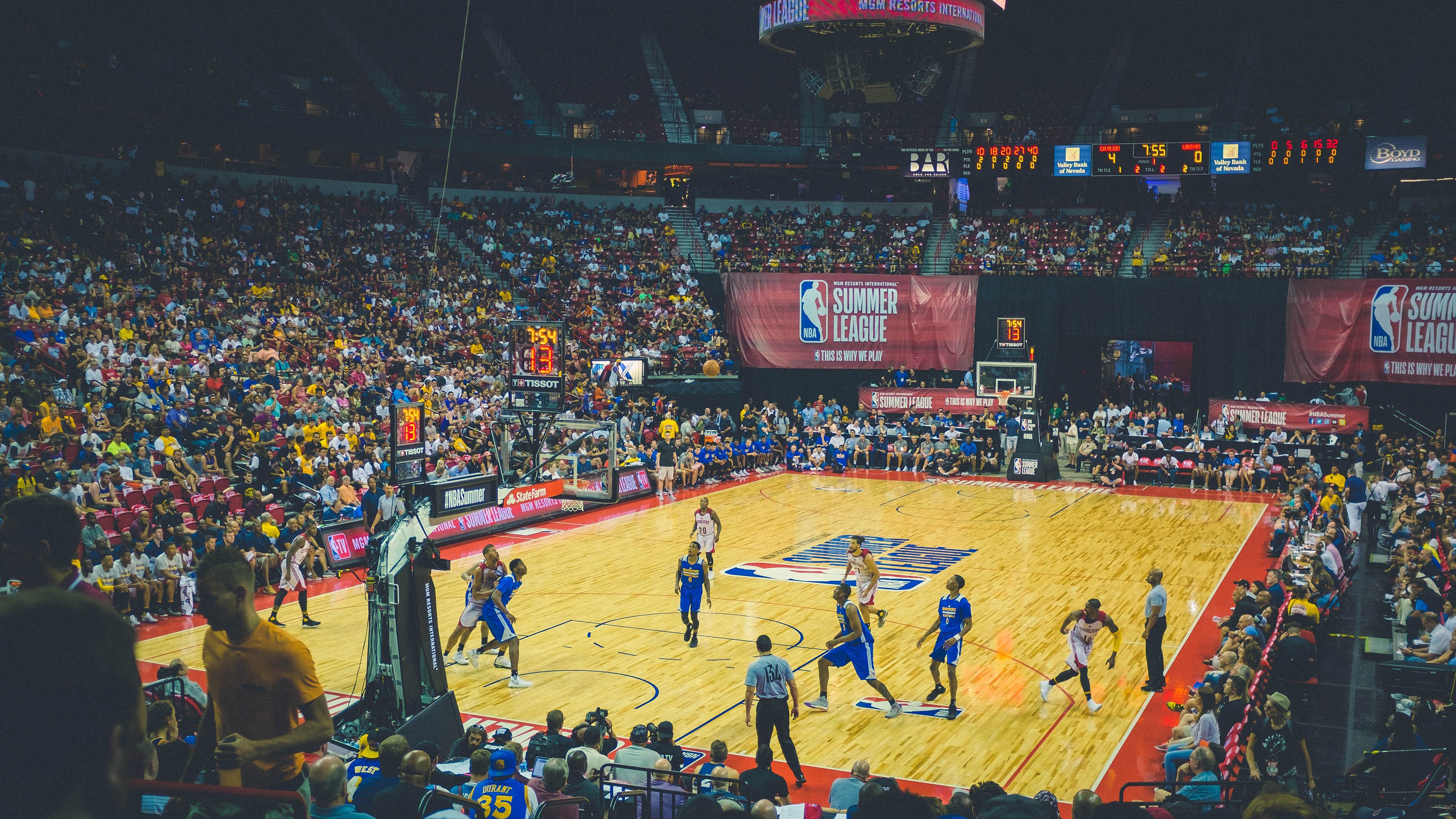 国王三节得分破百展示恐怖进攻效率，国王31